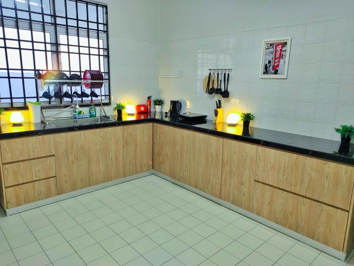 Semi-Detached, Up To 21 Pax, 4 Bedrooms, 3 Bathrooms, 4 Car Parks By Star Home Bayan Lepas Luaran gambar