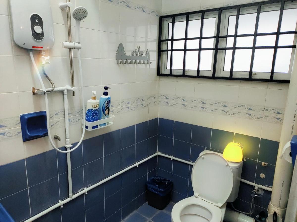 Semi-Detached, Up To 21 Pax, 4 Bedrooms, 3 Bathrooms, 4 Car Parks By Star Home Bayan Lepas Luaran gambar