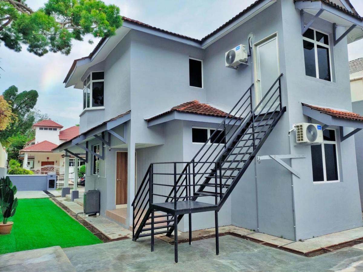 Semi-Detached, Up To 21 Pax, 4 Bedrooms, 3 Bathrooms, 4 Car Parks By Star Home Bayan Lepas Luaran gambar